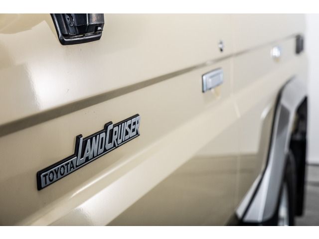 LANDCRUISER van