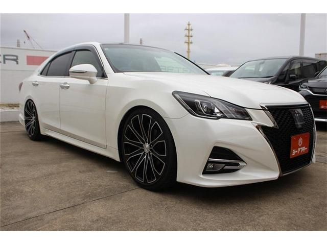 CROWN sedan