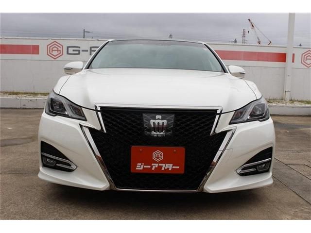 CROWN sedan