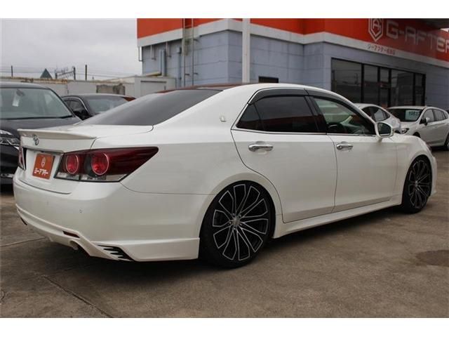 CROWN sedan