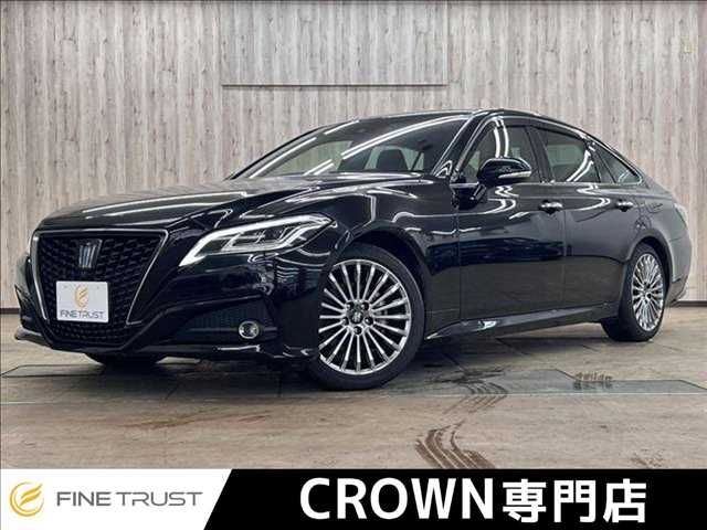 CROWN sedan hybrid