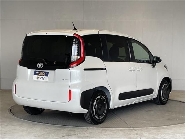 SIENTA HYBRID