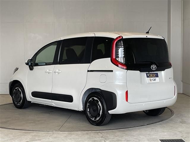 SIENTA HYBRID