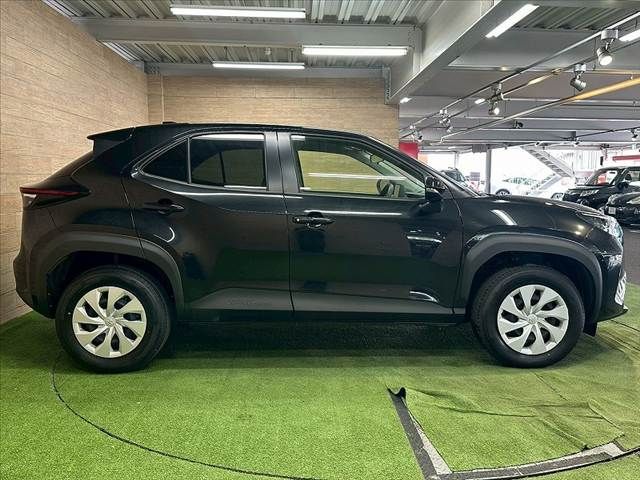 YARIS CROSS
