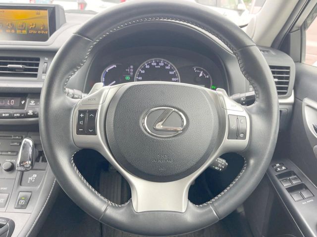 LEXUS CT200h