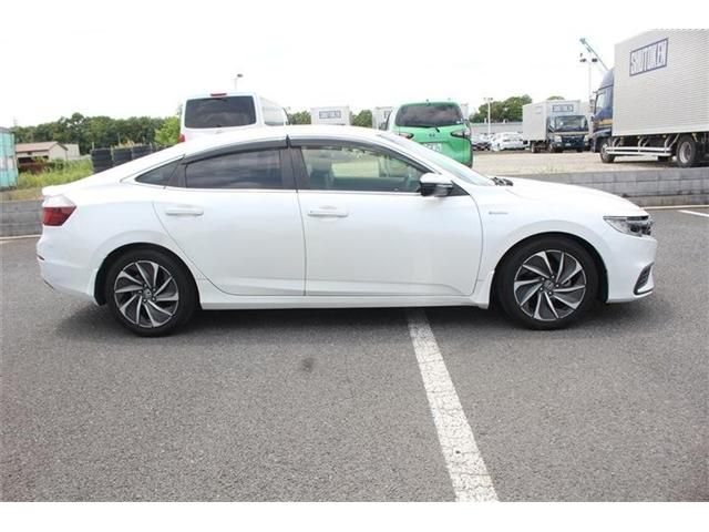 INSIGHT sedan