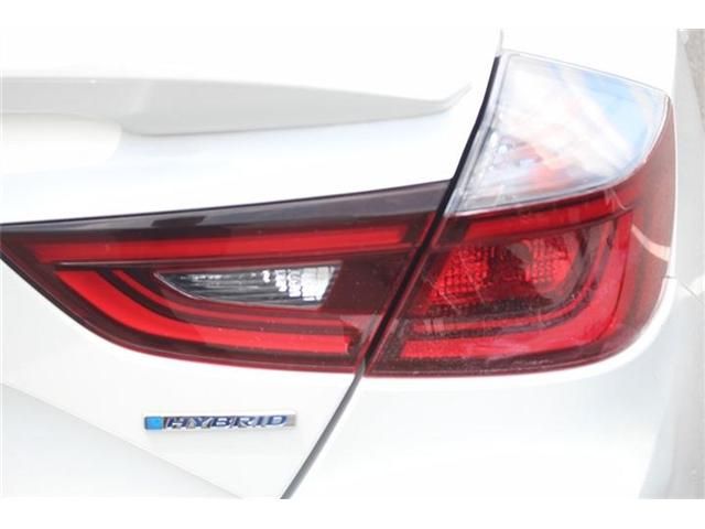 INSIGHT sedan