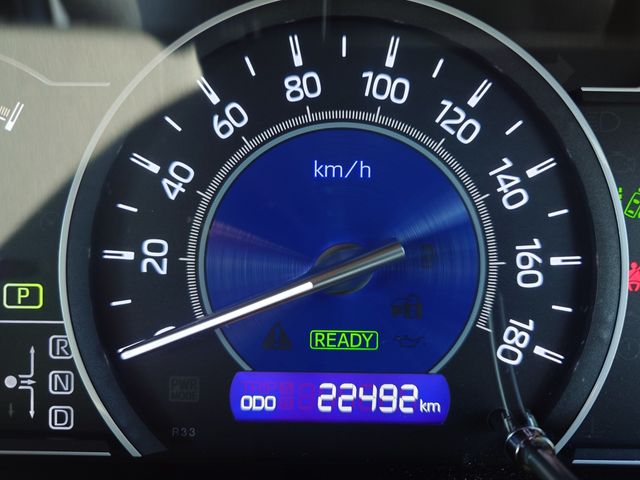 VOXY HYBRID