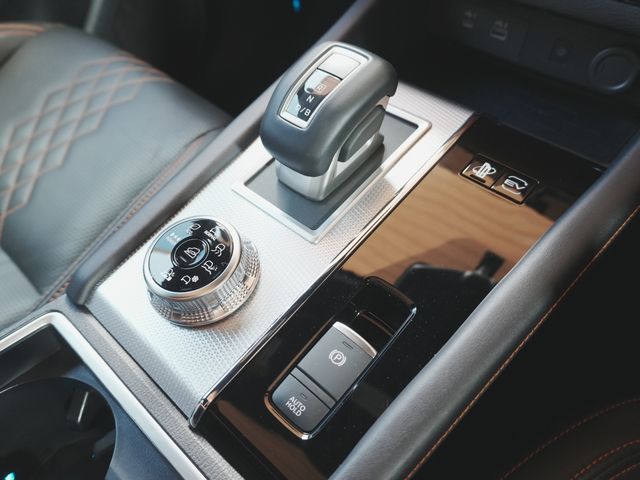 OUTLANDER PHEV