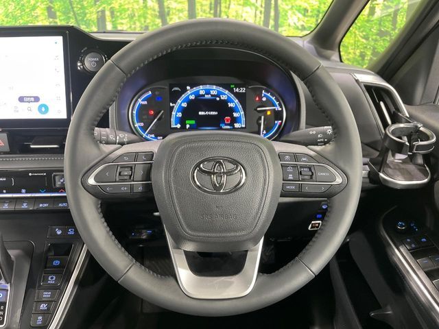 VOXY HYBRID 4WD