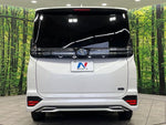 VOXY HYBRID 4WD
