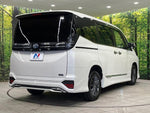 VOXY HYBRID 4WD