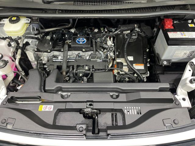 VOXY HYBRID 4WD