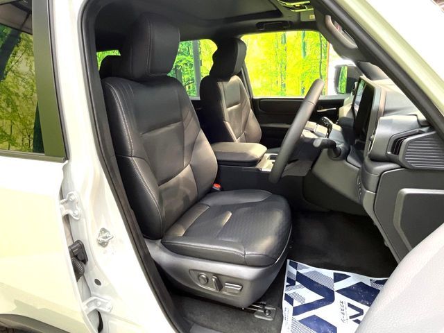 LANDCRUISER 250