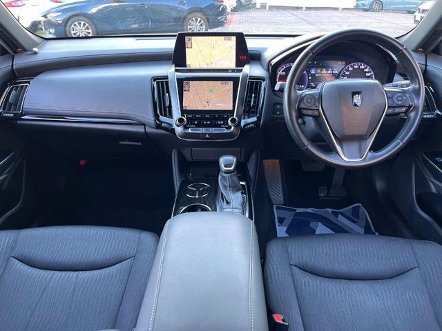 CROWN sedan hybrid