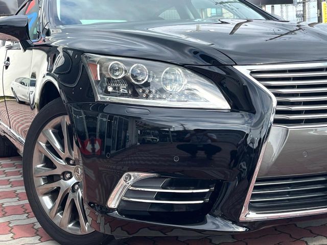 LEXUS LS600hL