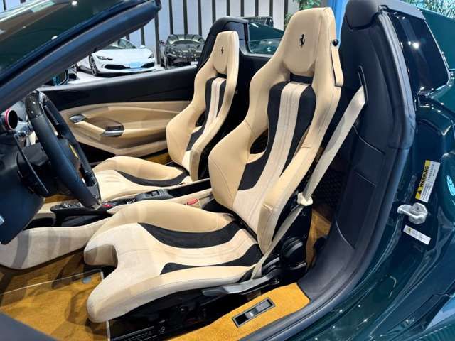 FERRARI F8 Spider