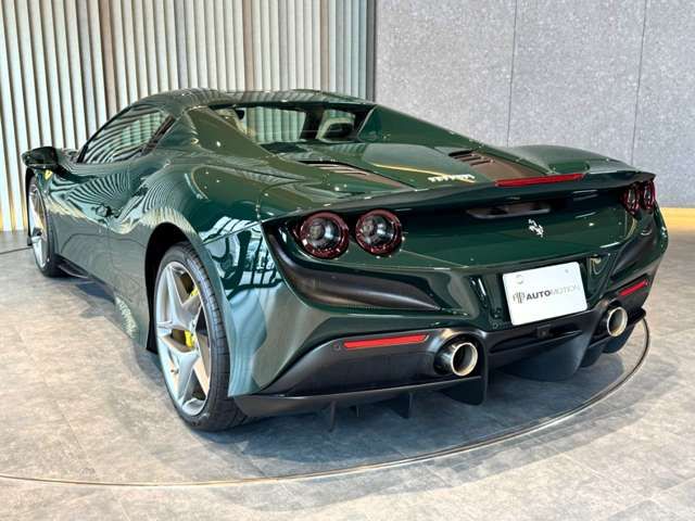 FERRARI F8 Spider
