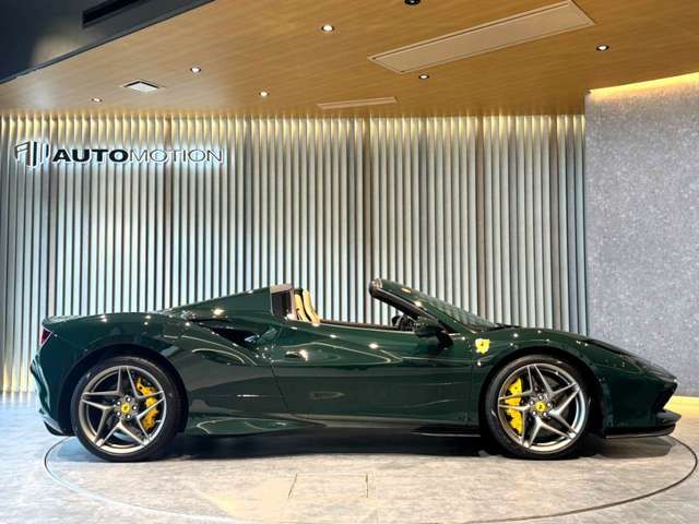 FERRARI F8 Spider