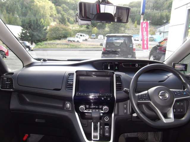 SERENA  S-HYBRID 4WD