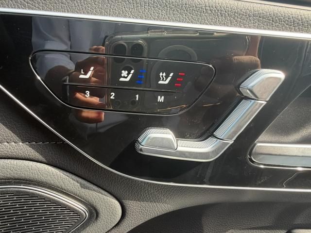 MERCEDES BENZ EQS