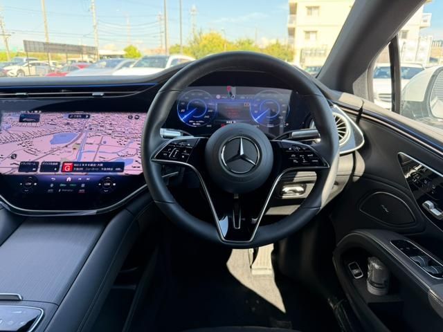 MERCEDES BENZ EQS