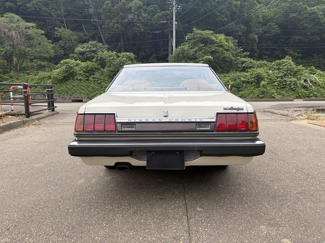 CEDRIC hardtop