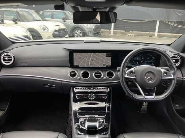 MERCEDES BENZ E class sedan