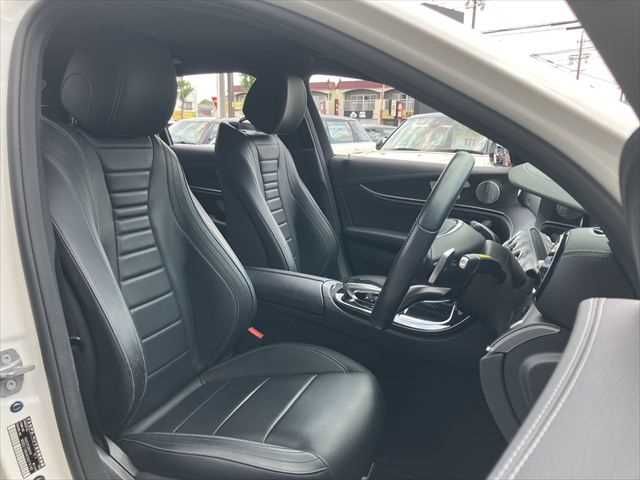 MERCEDES BENZ E class sedan