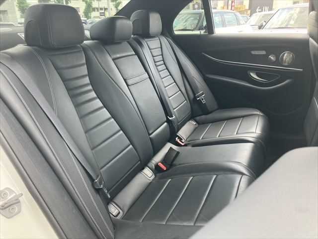 MERCEDES BENZ E class sedan
