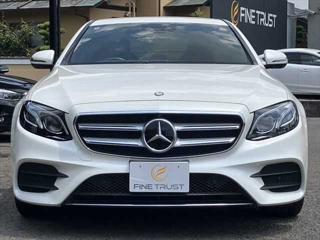 MERCEDES BENZ E class sedan