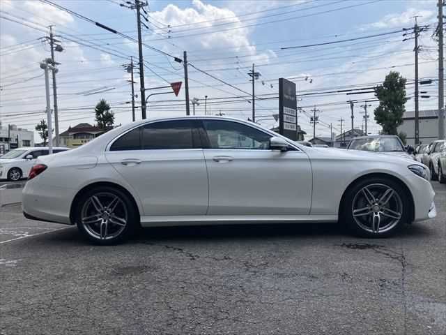 MERCEDES BENZ E class sedan