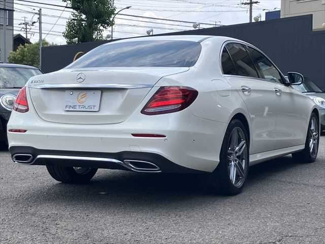 MERCEDES BENZ E class sedan