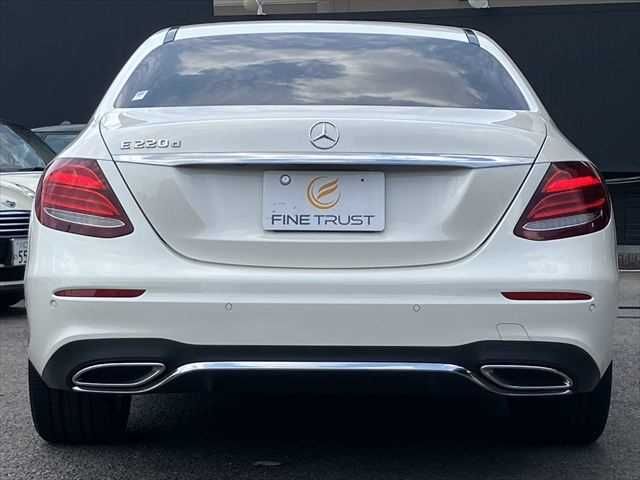 MERCEDES BENZ E class sedan