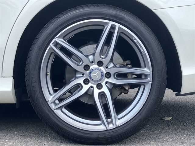 MERCEDES BENZ E class sedan