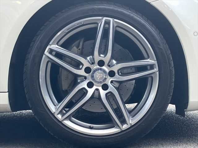 MERCEDES BENZ E class sedan