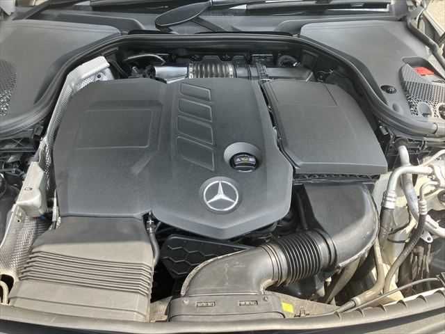 MERCEDES BENZ E class sedan