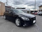 CROWN sedan hybrid
