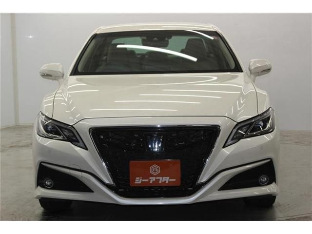 CROWN sedan hybrid