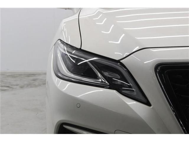 CROWN sedan hybrid