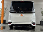 VOXY HYBRID