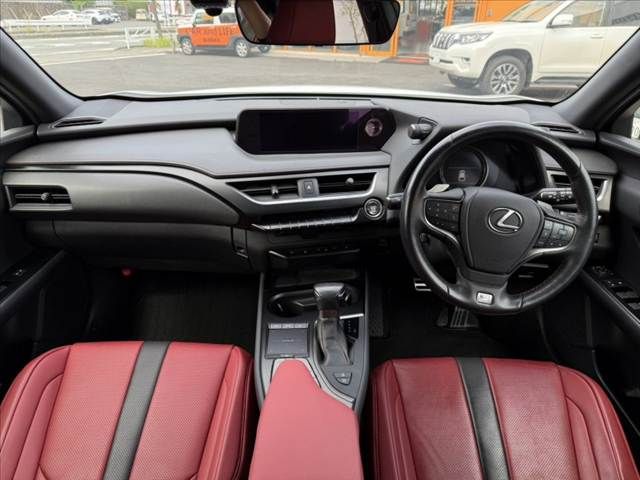 LEXUS UX200