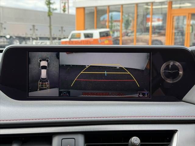 LEXUS UX200