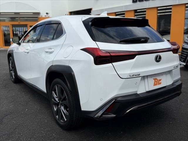 LEXUS UX200