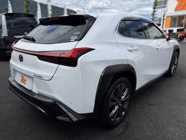 LEXUS UX200