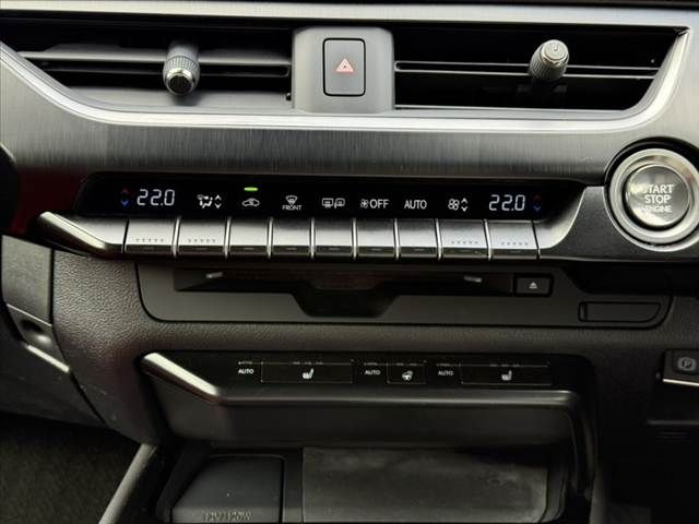 LEXUS UX200