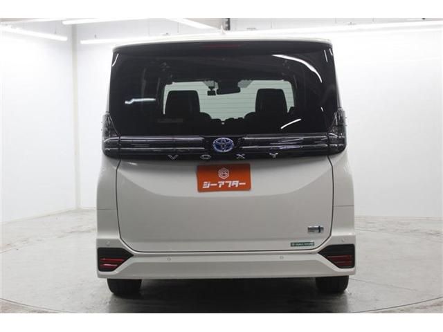 VOXY HYBRID