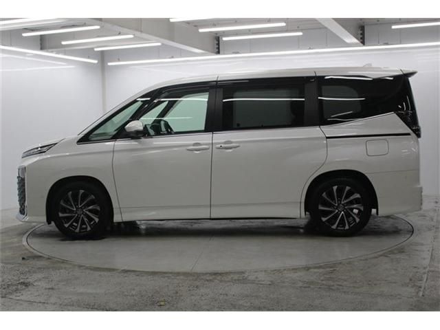 VOXY HYBRID