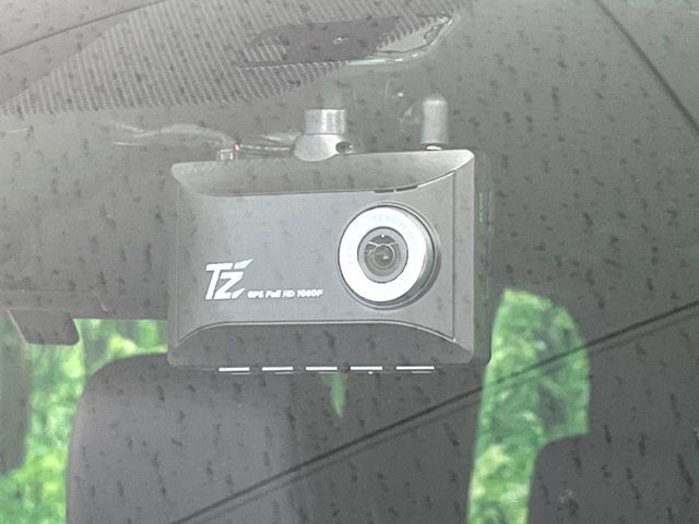 VOXY HYBRID
