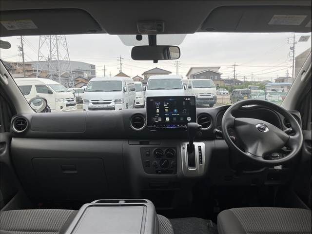 NV350 CARAVAN 4WD